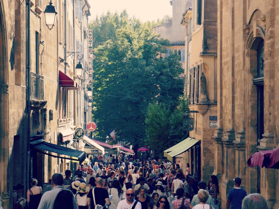 rue-commercante-aix-en-provence