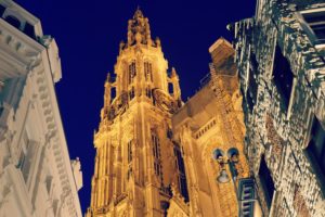 Cathédrale-de-nuit-Anvers