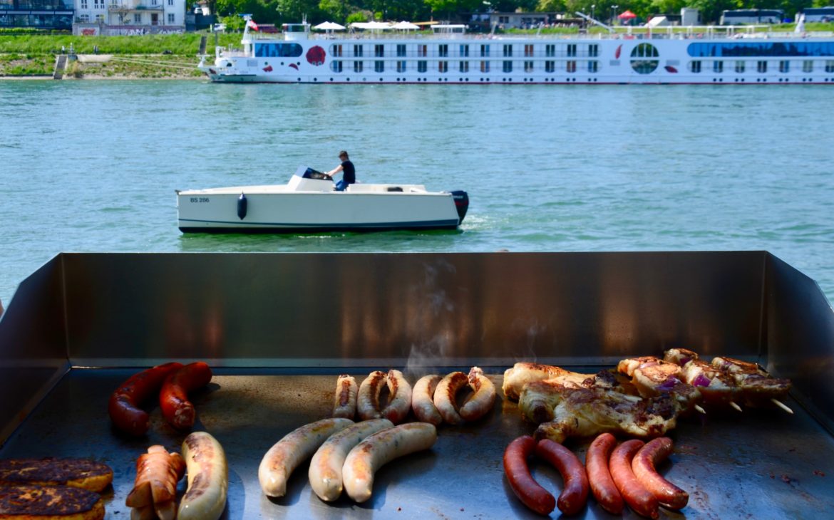 barbecue au bord du Rhin à Bâle